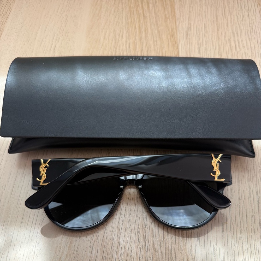 Saint Laurent Black Cat-Eye Sunglasses with Gold Logo - Picture 5 of 12